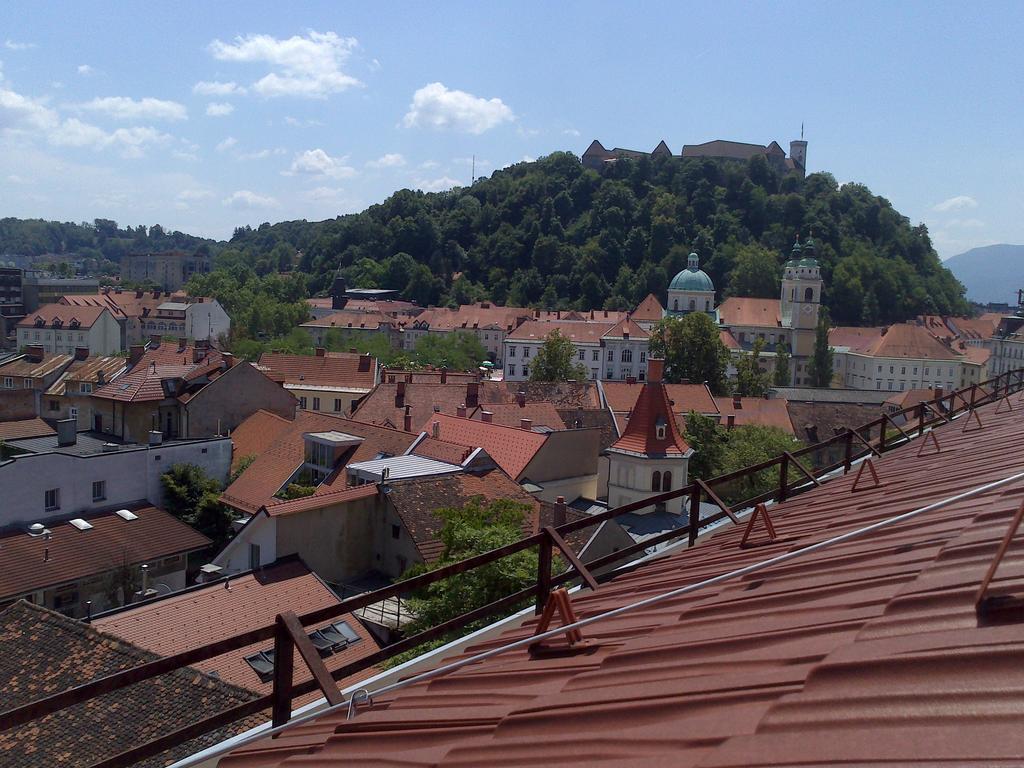Rainbow Rooms Ljubljana Værelse billede